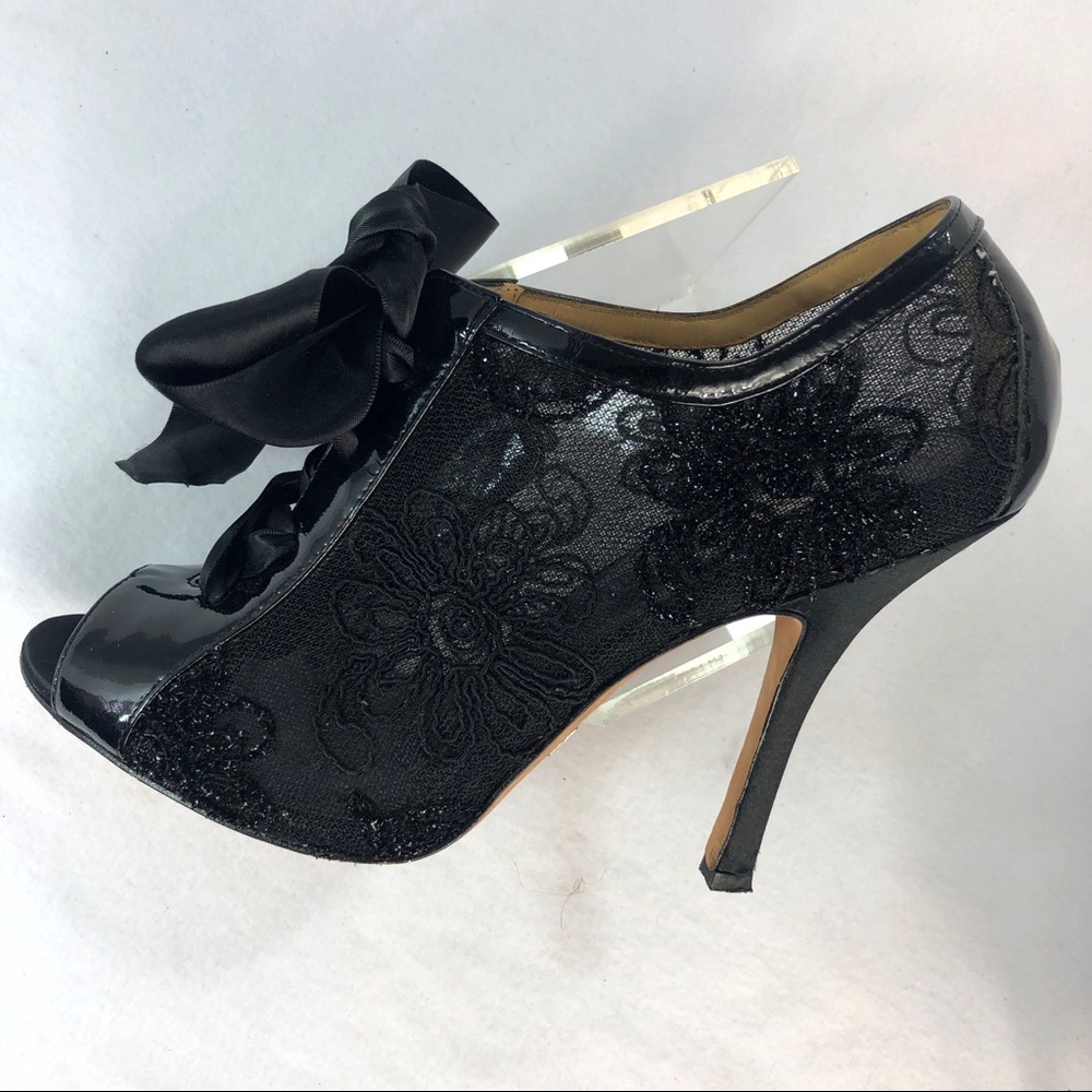 Badgley Mischka Black Olaf Lace Size 9 Peep toe Bootie
